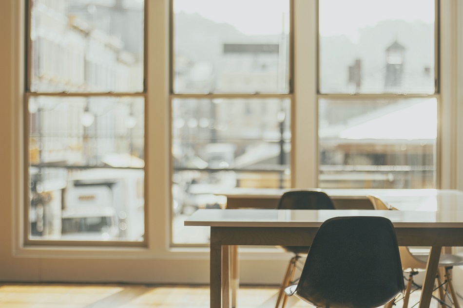 empty desks hot desking